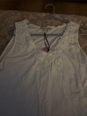 Knox Rose White Lace Trim V-Neck Tank Top